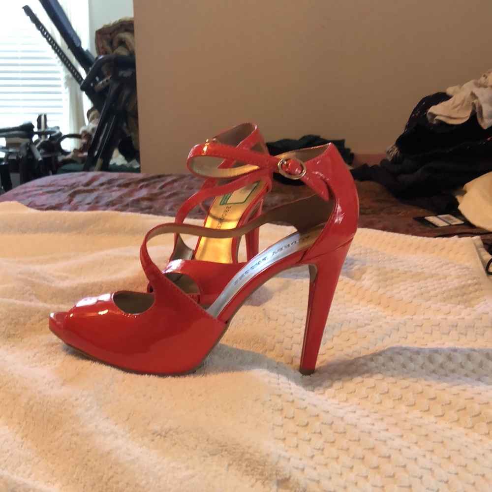 Shoes - Picture 2 of 4